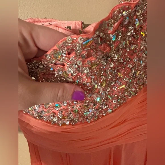 MacDuggal Women’s prom/formal dress size 10 - Picture 9 of 15